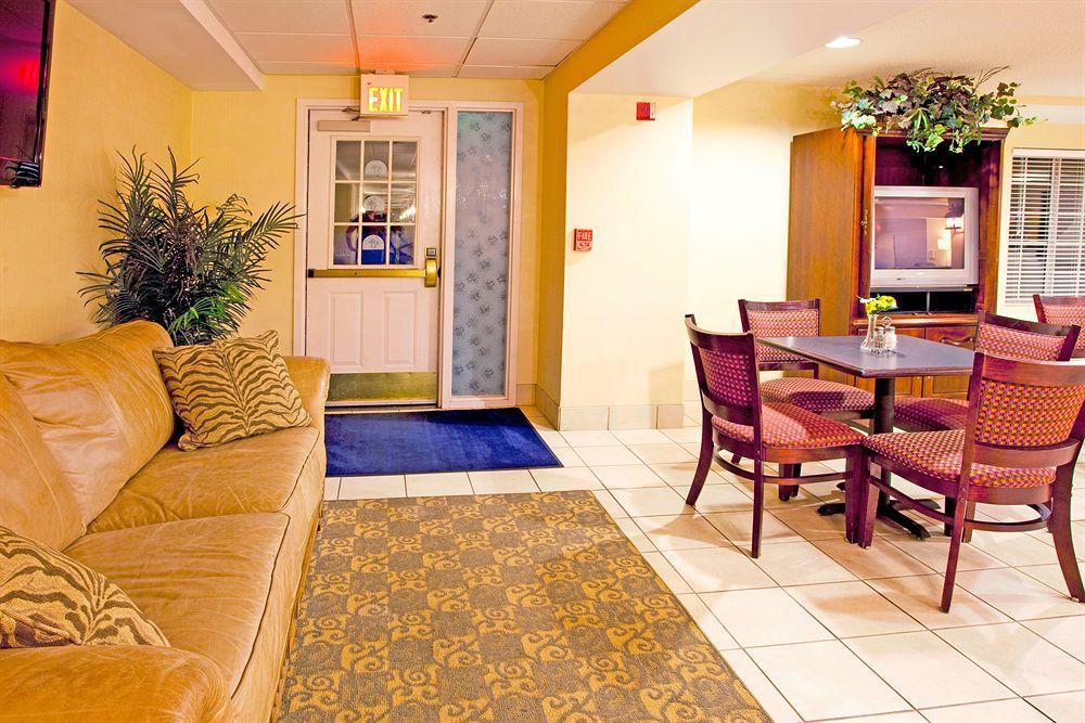 Baymont Inn & Suites Braselton Zimmer foto